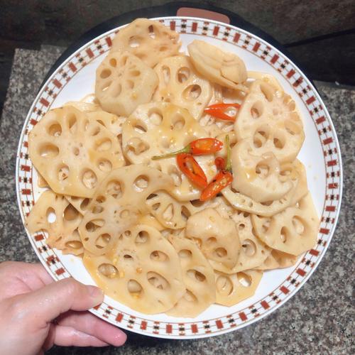 莲藕和什么炒好吃又营养，家常炒莲藕的最佳搭配