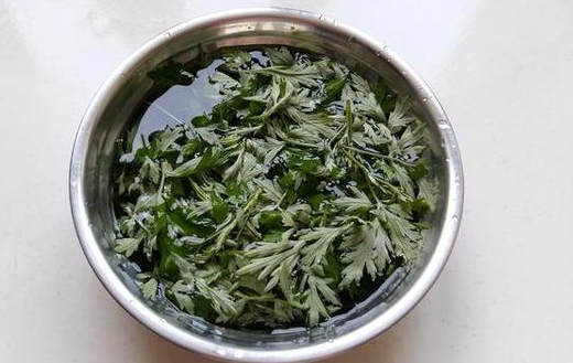 艾叶煮水喝的功效,艾叶煮水喝的功效水喝多了的副作用