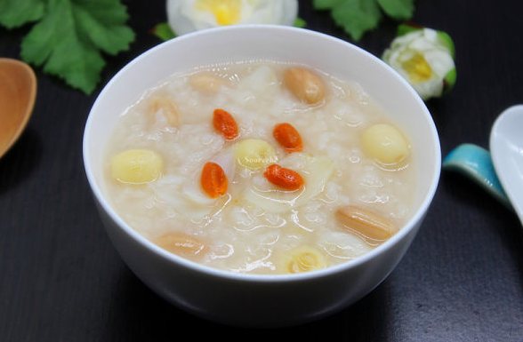 莲子怎么吃有营养，莲子和什么煮粥最好