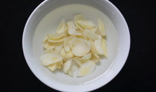 百合泡水喝禁忌 百合泡水喝禁忌什么