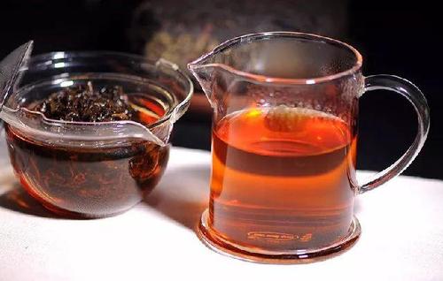 茶里面含有什么导致兴奋(喝茶为什么能让人兴奋？)