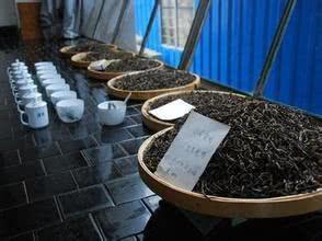 揭秘普洱茶拼配的真相(普洱茶,为什么要拼配?)