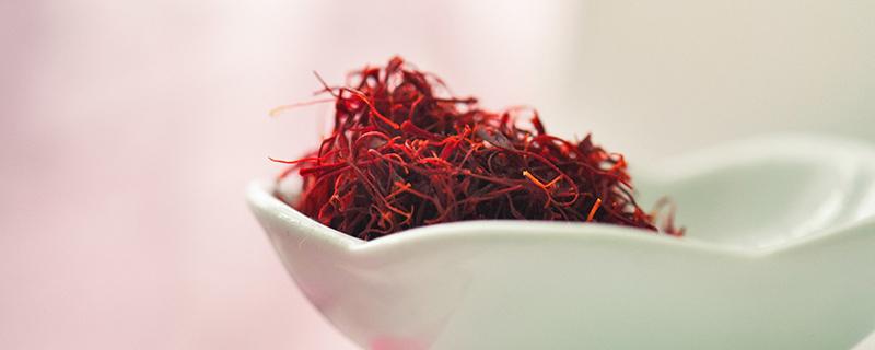 藏红花泡水几次后会是什么颜色 藏红花多次泡水后变成什么颜色?