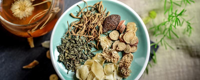 甘草金银花泡水喝几天见效