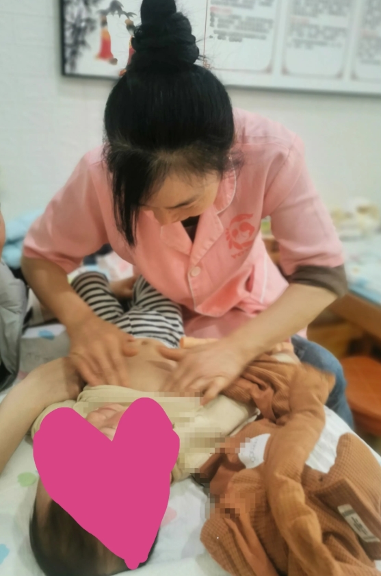 1761381337197352.jpg 少儿推拿3.jpg