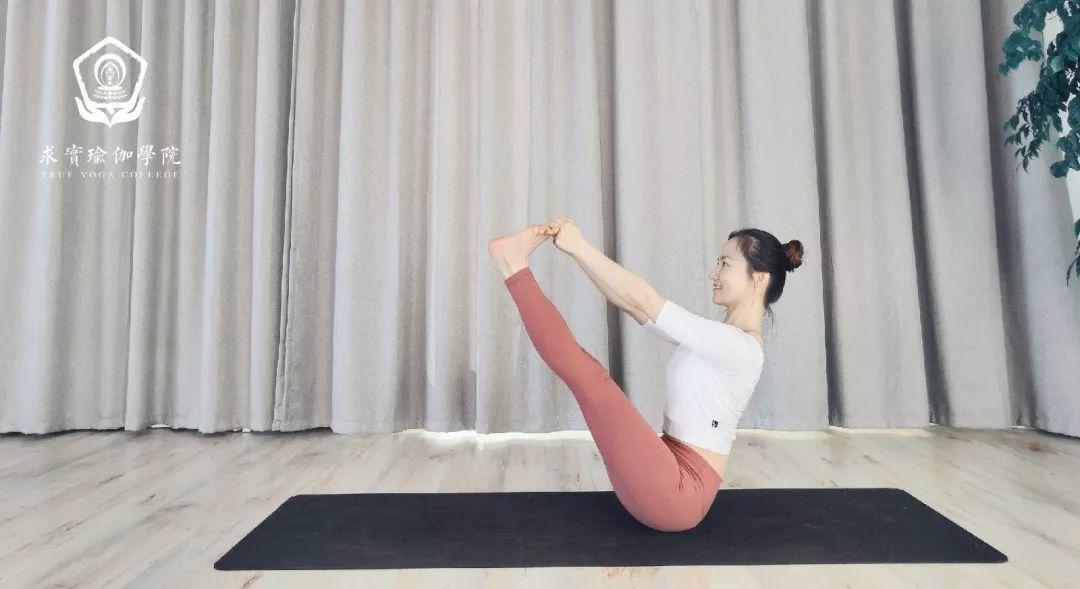 练瑜伽，如何循序渐进做到「完美脊柱式」？
